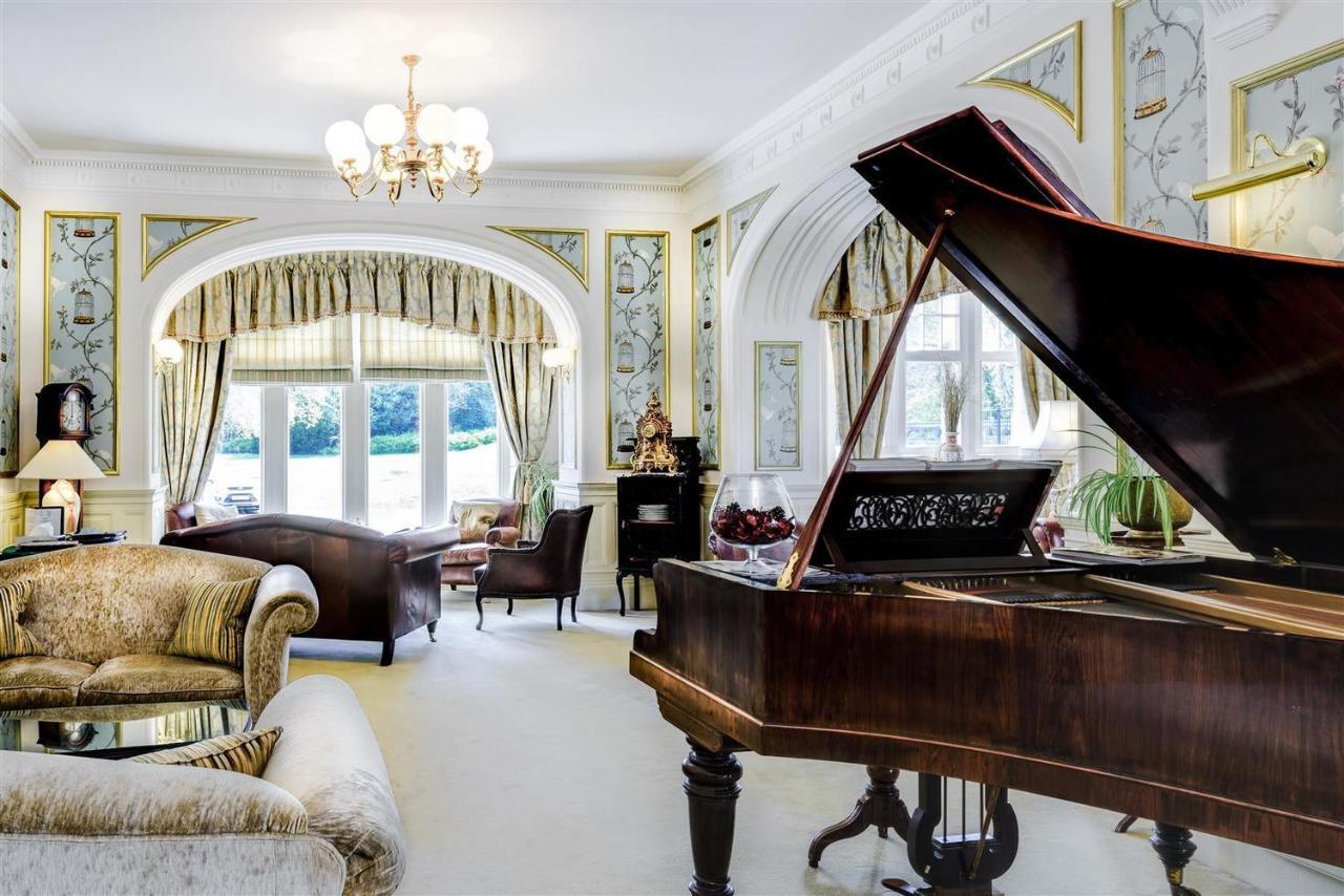 Mansion House Hotel Елджин Екстериор снимка