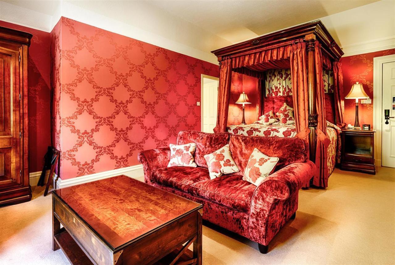 Mansion House Hotel Елджин Екстериор снимка