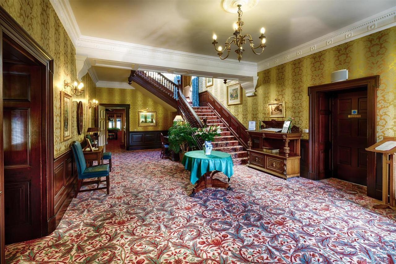 Mansion House Hotel Елджин Екстериор снимка