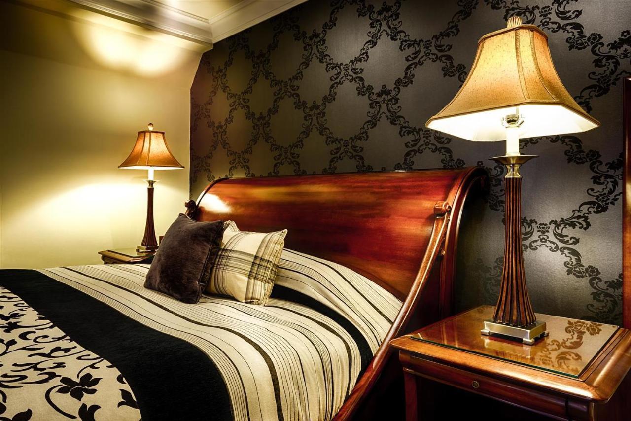 Mansion House Hotel Елджин Екстериор снимка