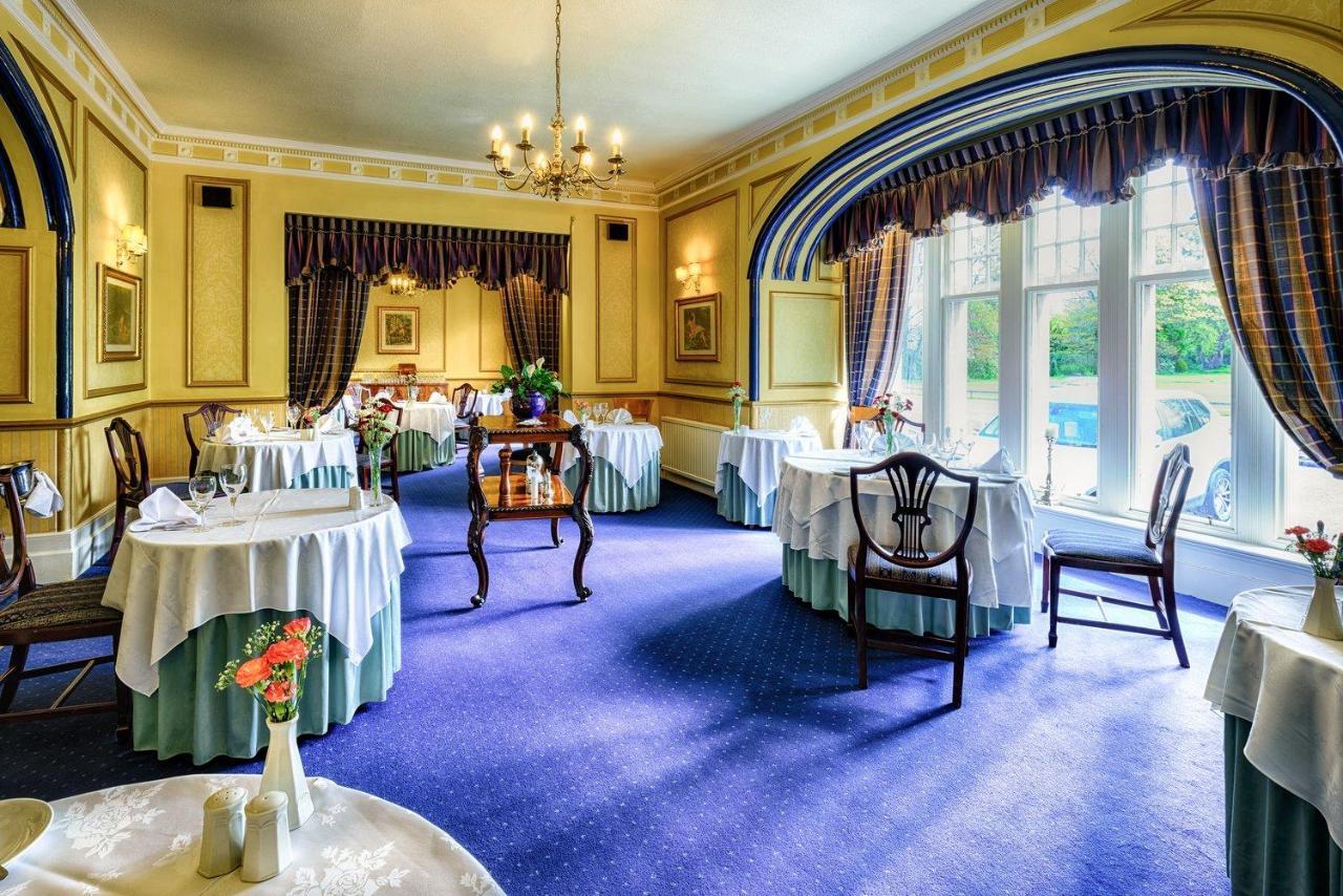 Mansion House Hotel Елджин Екстериор снимка