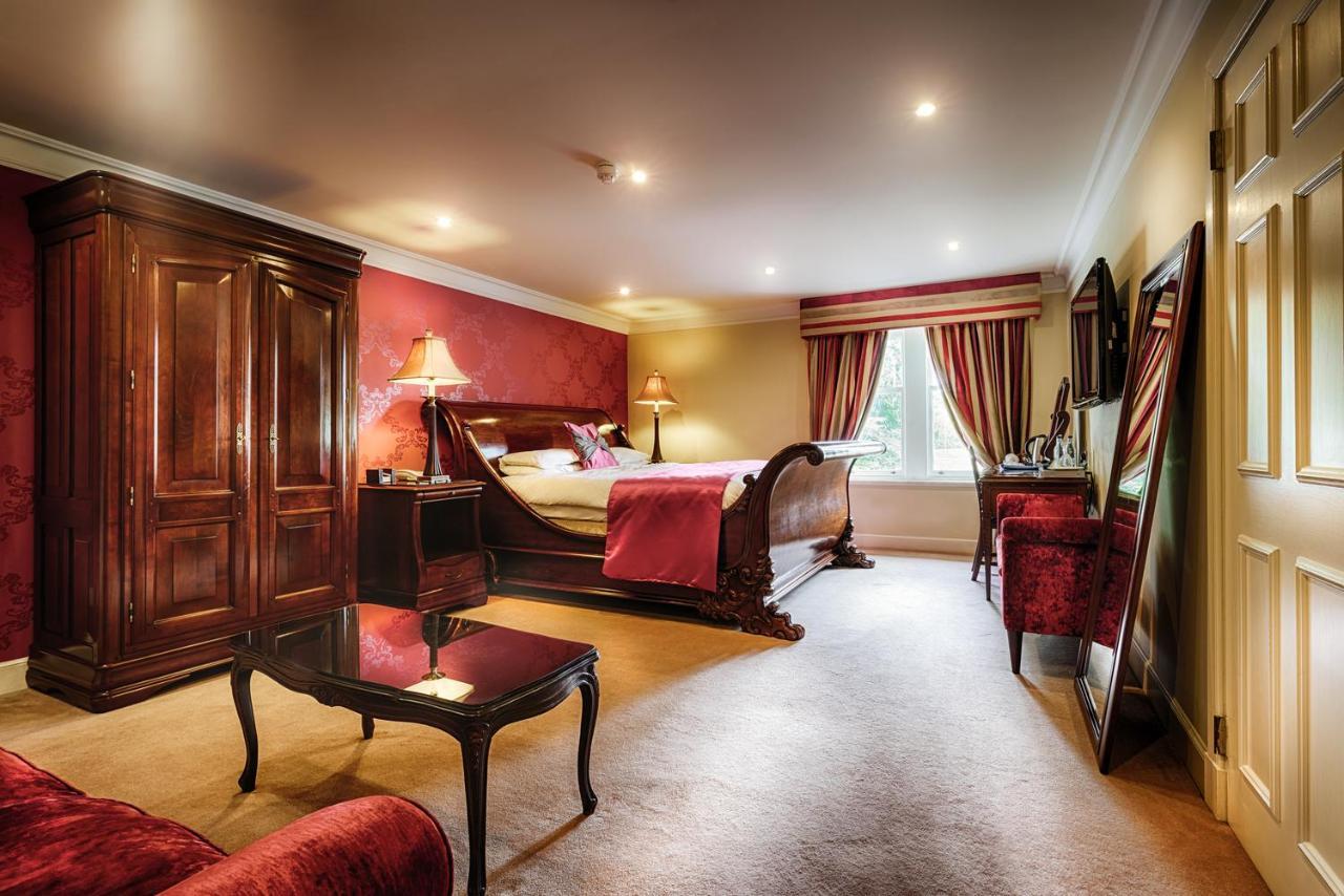 Mansion House Hotel Елджин Екстериор снимка