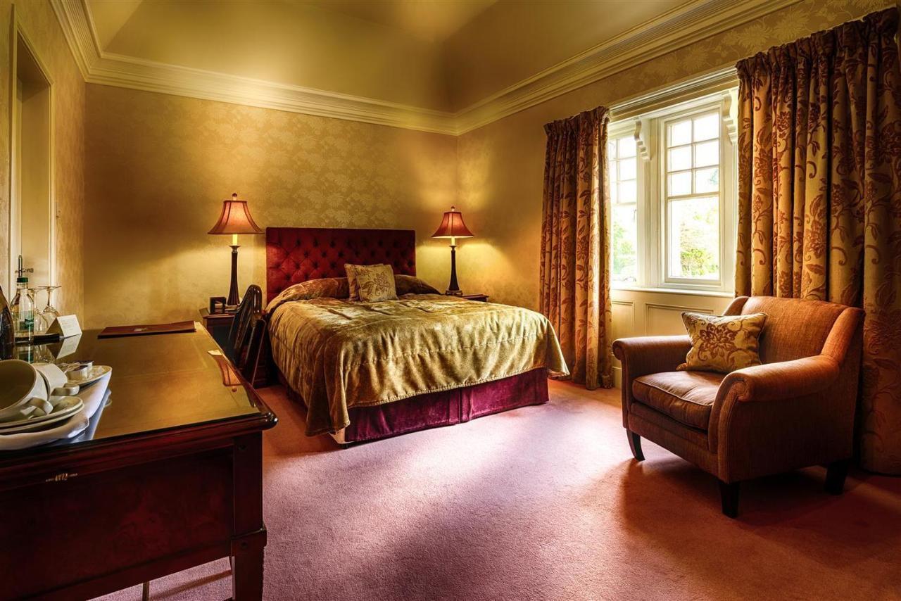 Mansion House Hotel Елджин Екстериор снимка