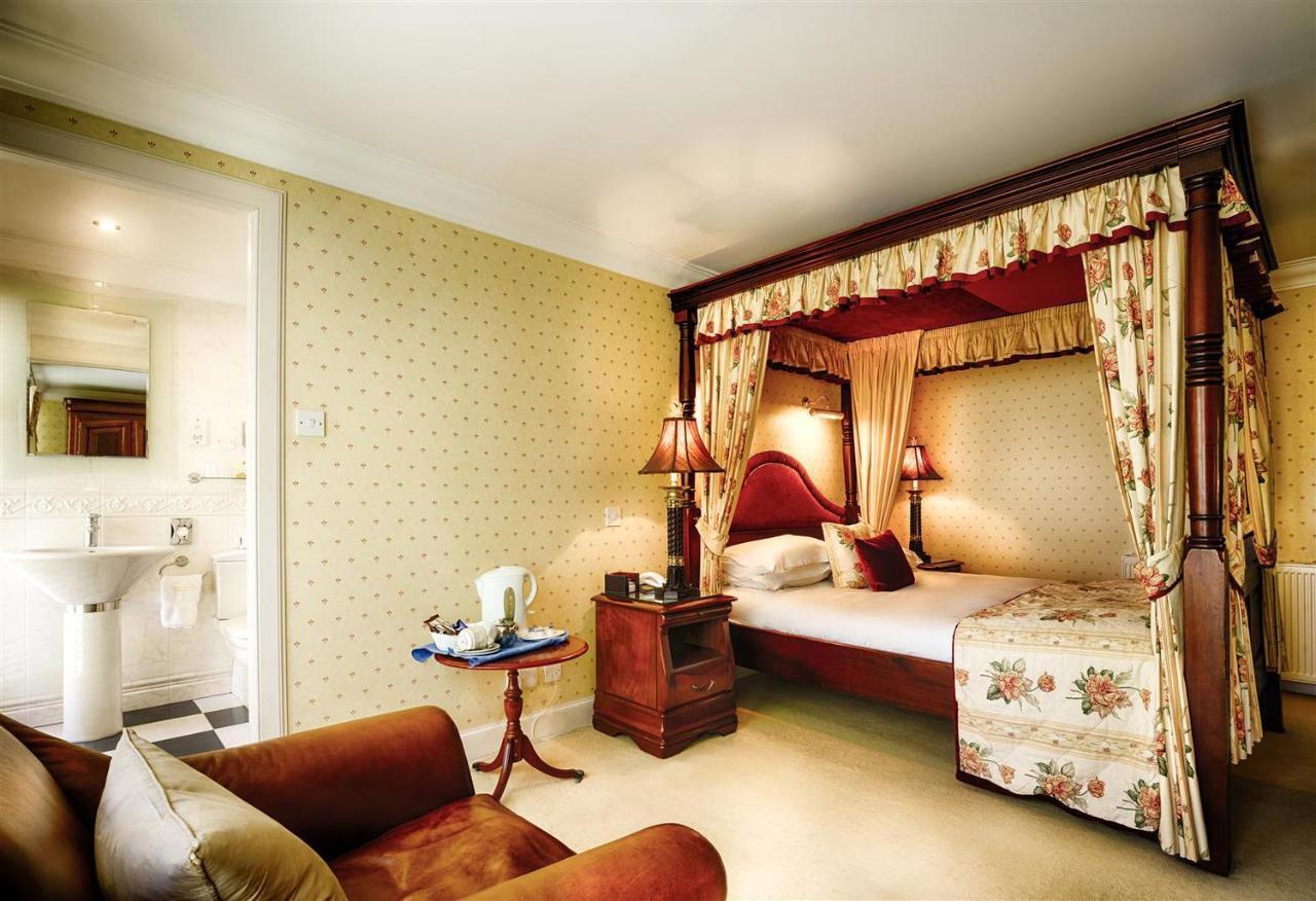 Mansion House Hotel Елджин Екстериор снимка