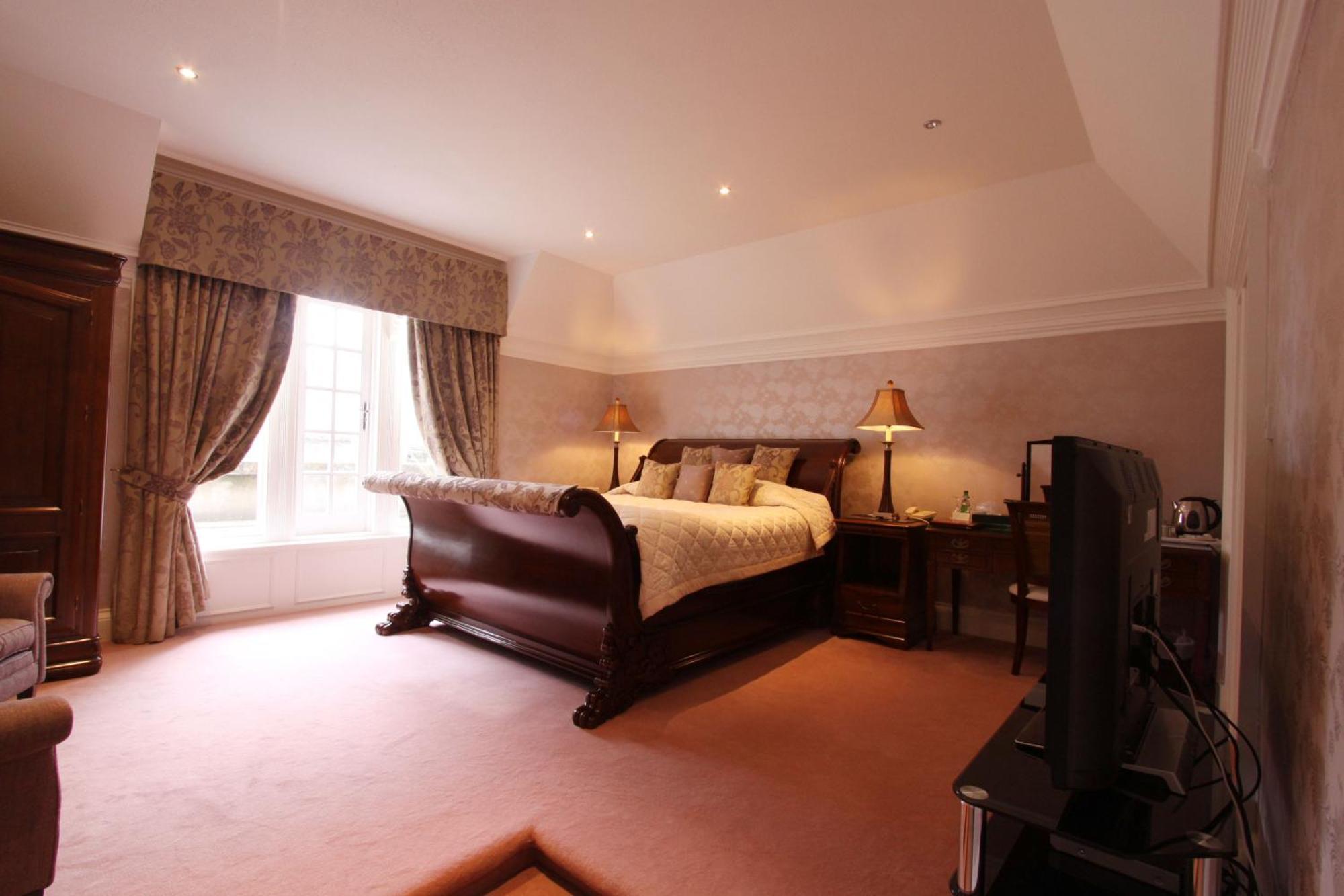 Mansion House Hotel Елджин Екстериор снимка