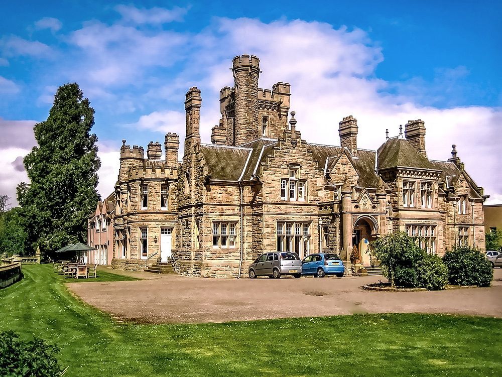 Mansion House Hotel Елджин Екстериор снимка